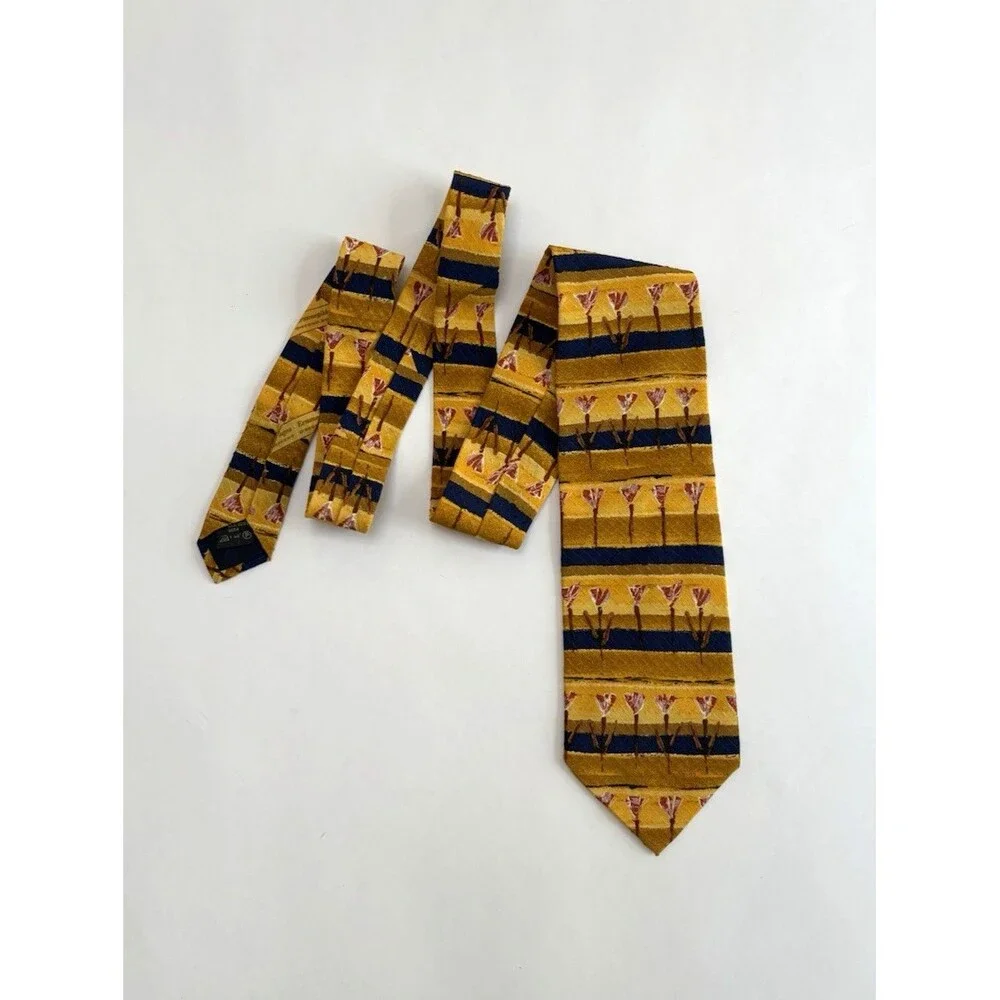 Vintage Ermenegildo Zegna Silk Floral Tulip Neck Tie Italy 3.75